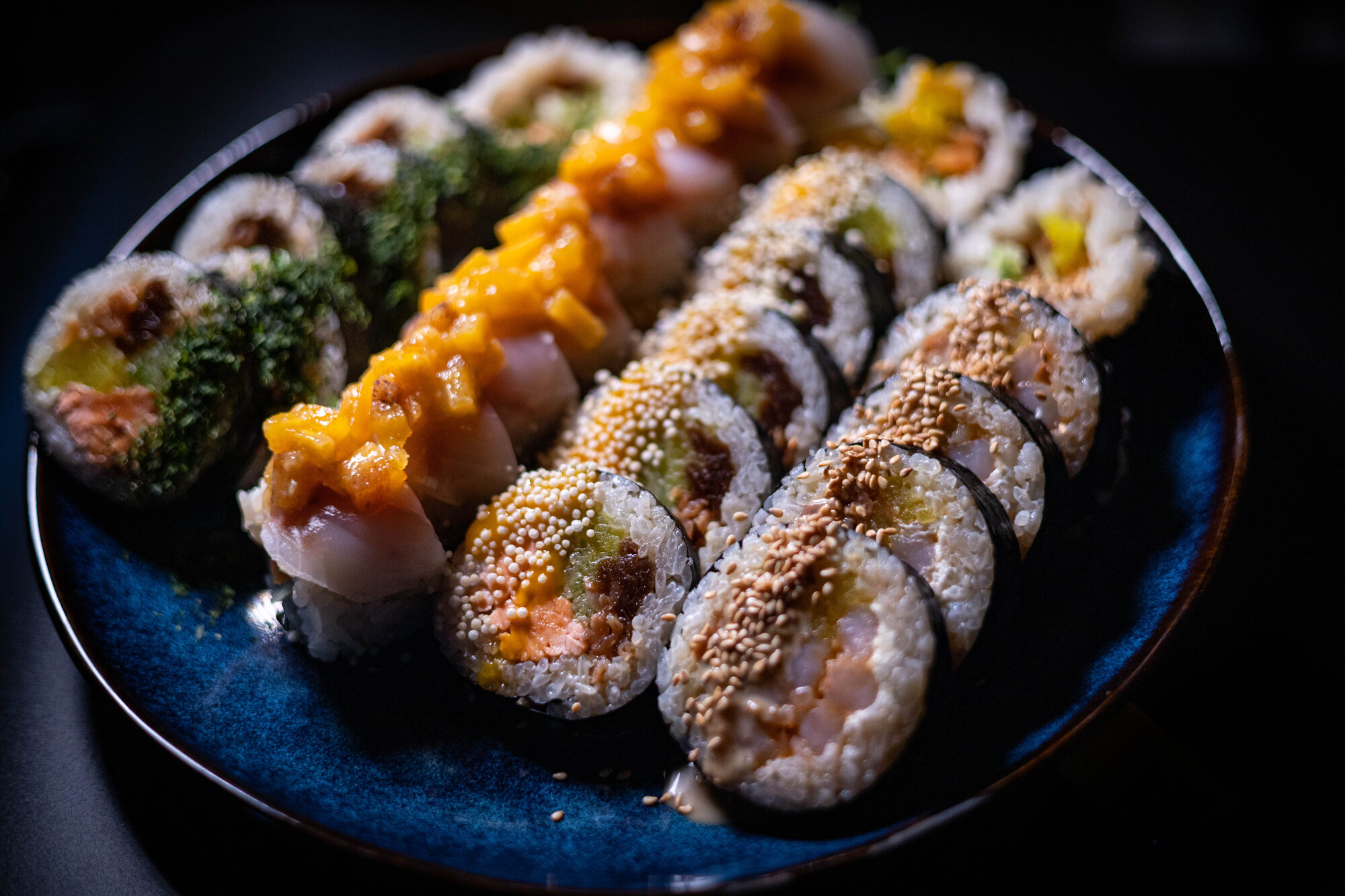 Nigiri z łososiem, autorskie sushi Inventive Chef